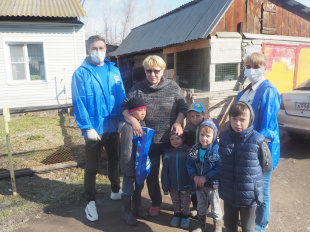 Оперативный штаб Майминского района: ателье "Минутка" и волонтеры местного отделения ВПП "Единая Россия"  оказывают помощь, а завтра продолжатся работы по дезинфекции территорий