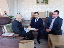В Майме поздравили с 95-летием ветерана труда РФ Кирилла Трофимовича Фефелова
