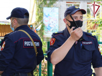 В Республике Алтай росгвардейцы задержали двух мужчин, которые незаконно проникли на территорию охраняемого объекта