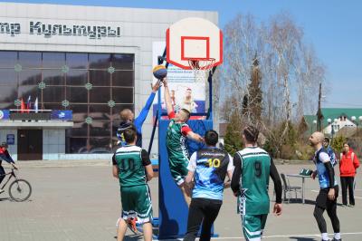 Открытый турнир по баскетболу 3Х3, посвященный 76-летию победы в Великой Отечественной войне, прошел на Майминской пощади!