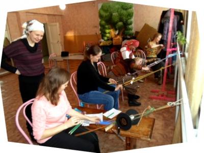 Мастер-класс «Основы узорного браного ткачества на сволочке» собрал 3 и 4 января семерых учеников.