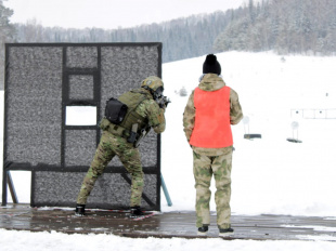 В Республике Алтай на стрельбище Управления Росгвардии проходит второй открытый межрегиональный турнир по тактической и тактико-циклической стрельбе