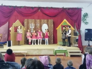 К Году театра в РФ: "Кошкин дом" в Бирюлинском сельском поселении