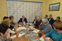 Олег Хорохордин предложил провести общенародный опрос по стратегии развития региона