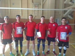 Спортивные выходные: Турниры по уличному баскетболу, шахматам и соревнования по волейболу прошли на майских праздниках